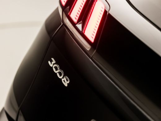 Peugeot 3008 1.2 PureTech Sport Automaat (APPLE CARPLAY, GROOT NAVI, 360 CAMERA, GETINT GLAS, SPORTSTOELEN, CR... ActivLease financial lease