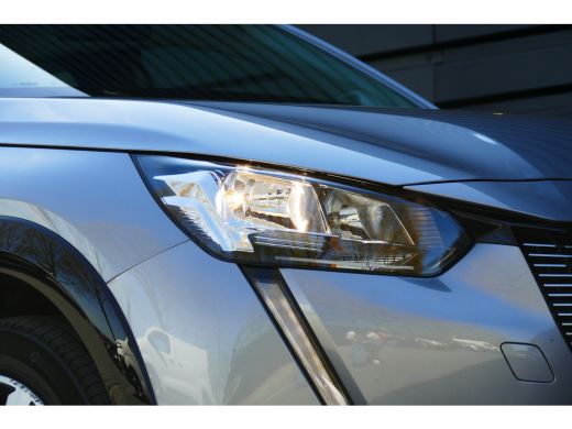 Peugeot e-208 EV 136PK 50KWH 5-DRS ACTIVE AUTOMAAT / NAVI / LED / CLIMA / WARMTEPOMP / 3-FASE / DAB+ / BLUETOOT... ActivLease financial lease