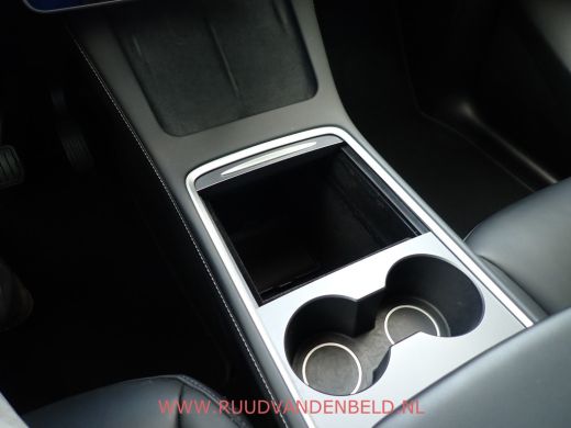 Tesla Model Y Long Range AWD 75 kWh AUTOPILOT / WARMTEPOMP ActivLease financial lease
