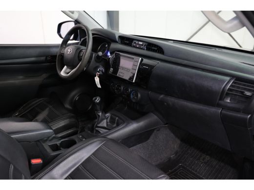 Toyota Hilux 2.4 D-4D 150PK Xtra Cab 4X4 ActivLease financial lease