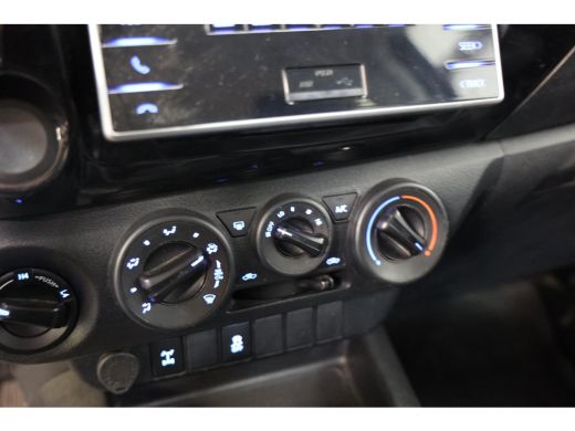 Toyota Hilux 2.4 D-4D 150PK Xtra Cab 4X4 ActivLease financial lease