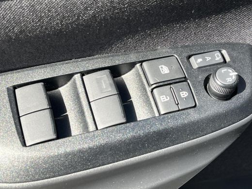Toyota Yaris Cross 1.5 Hybrid Executive 4X4 | Navigatie | Stoel- + stuurverwarming | Parkeersensoren | Dode hoek waa... ActivLease financial lease