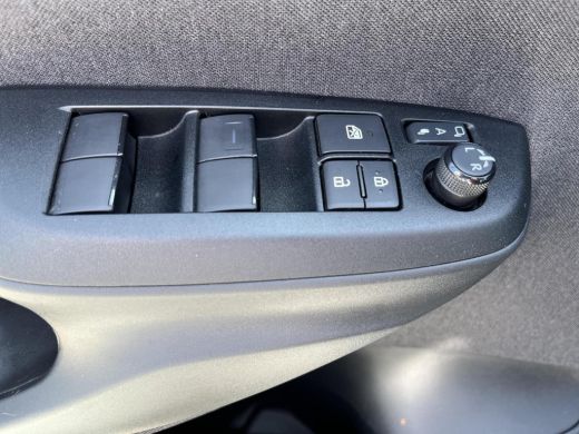 Toyota Yaris Cross 1.5 Hybrid Executive | All-in prijs | Navigatie | stoelverwarming ActivLease financial lease
