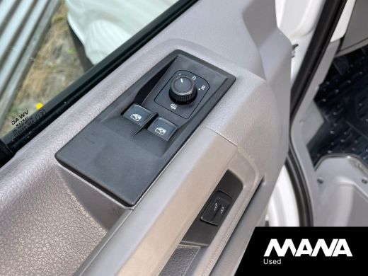 Volkswagen Crafter 35 2.0TDI 141PK L4H3 Trendline Imperiaal Ladderlift Airco Trekhaak Kasten ActivLease financial lease