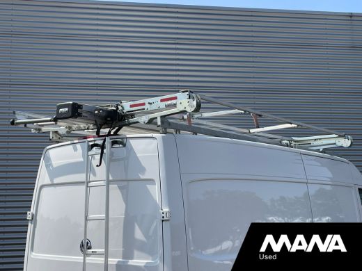 Volkswagen Crafter 35 2.0TDI 141PK L4H3 Trendline Imperiaal Ladderlift Airco Trekhaak Kasten ActivLease financial lease