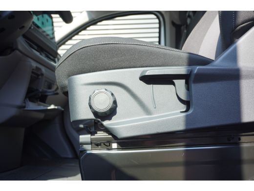 Volkswagen Transporter e-Transporter Life 218 pk, Achterdeuren zonder ruit, Trekhaak, Climatronic, Bijrijdersbank ActivLease financial lease