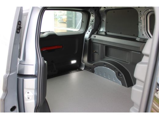 Volkswagen ID. Buzz Cargo Cargo Bulli Edition | 79 kWh | 286 pk | Trekhaak | Achterklep | 360° camera | IQ.LIGHT Koplampen ... ActivLease financial lease