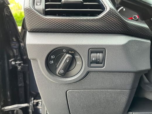 Volkswagen T-Cross 1.0 TSI Life | PDC V+A | ACC | Apple Carplay | Airco | LM velgen 16" | ActivLease financial lease