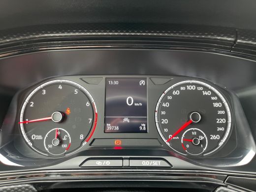 Volkswagen T-Cross 1.0 TSI Life | PDC V+A | ACC | Apple Carplay | Airco | LM velgen 16" | ActivLease financial lease