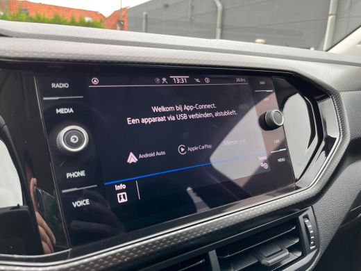 Volkswagen T-Cross 1.0 TSI Life | PDC V+A | ACC | Apple Carplay | Airco | LM velgen 16" | ActivLease financial lease