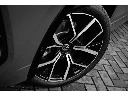 Volkswagen Tayron 1.5 eHybrid R-Line Edition | 360 camera | iQ Light | Multimedia Pakket Plus | Design Pakket | Ass... ActivLease financial lease