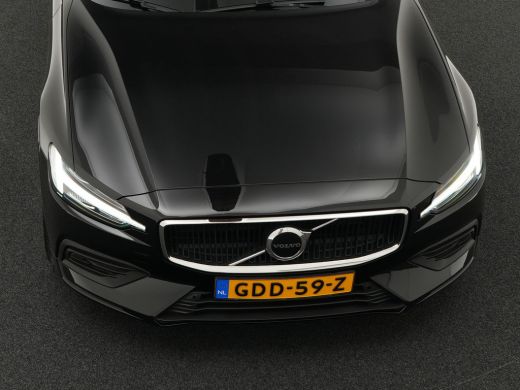 Volvo  V60 2.0 B3 Essential Edition | Trekhaak | Adaptive Cruise | BLIS | Stoel- & stuurwielverwarming | 18"... ActivLease financial lease