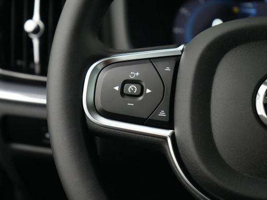Volvo  V60 2.0 B3 Essential Edition | Trekhaak | Adaptive Cruise | BLIS | Stoel- & stuurwielverwarming | 18"... ActivLease financial lease
