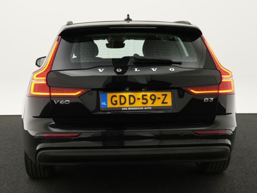 Volvo  V60 2.0 B3 Essential Edition | Trekhaak | Adaptive Cruise | BLIS | Stoel- & stuurwielverwarming | 18"... ActivLease financial lease