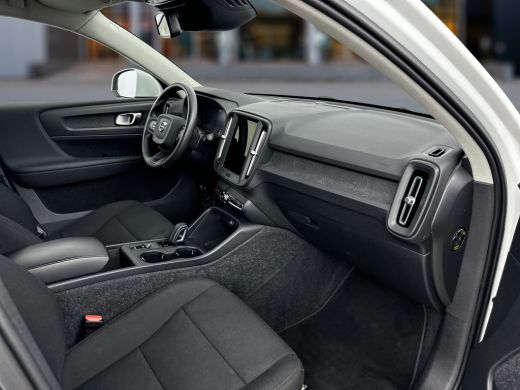 Volvo  XC40 T2 Momentum Core | 17' | Automaat | Navi | Carplay | Voorruitverwarming | Parkeersensoren | Elekt... ActivLease financial lease