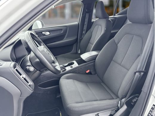 Volvo  XC40 T2 Momentum Core | 17' | Automaat | Navi | Carplay | Voorruitverwarming | Parkeersensoren | Elekt... ActivLease financial lease