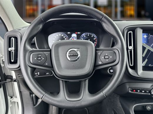 Volvo  XC40 T2 Momentum Core | 17' | Automaat | Navi | Carplay | Voorruitverwarming | Parkeersensoren | Elekt... ActivLease financial lease