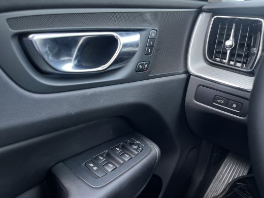 Volvo  XC60 2.0 T6 Plug-in Plus Dark | Achterbank verwarmd | All-season banden | Apple Carplay/Android Auto|t... ActivLease financial lease