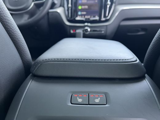 Volvo  XC60 2.0 T6 Plug-in Plus Dark | Achterbank verwarmd | All-season banden | Apple Carplay/Android Auto|t... ActivLease financial lease