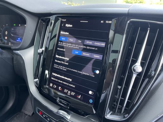 Volvo  XC60 2.0 T6 Plug-in Plus Dark | Achterbank verwarmd | All-season banden | Apple Carplay/Android Auto|t... ActivLease financial lease