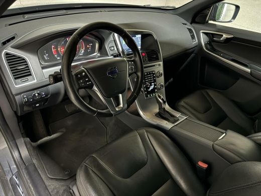 Volvo  XC60 2.4 D5 AWD Grijskenteken Pano Leer ACC Memory Trekh. ActivLease financial lease