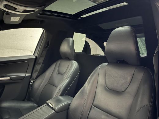 Volvo  XC60 2.4 D5 AWD Grijskenteken Pano Leer ACC Memory Trekh. ActivLease financial lease