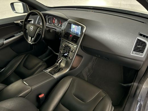 Volvo  XC60 2.4 D5 AWD Grijskenteken Pano Leer ACC Memory Trekh. ActivLease financial lease