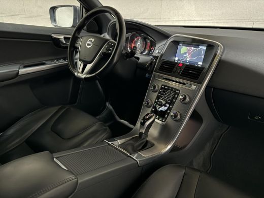 Volvo  XC60 2.4 D5 AWD Grijskenteken Pano Leer ACC Memory Trekh. ActivLease financial lease