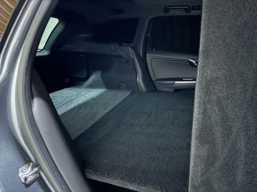 Volvo  XC60 2.4 D5 AWD Grijskenteken Pano Leer ACC Memory Trekh. ActivLease financial lease
