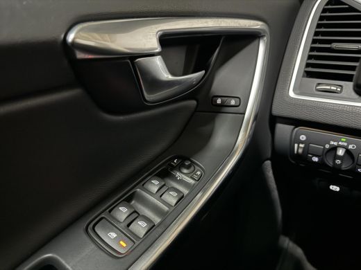 Volvo  XC60 2.4 D5 AWD Grijskenteken Pano Leer ACC Memory Trekh. ActivLease financial lease