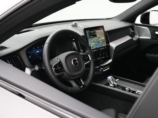 Volvo  XC60 T8 AWD Polestar Engineered | 22" | Bowers & Wilkins | Head-Up | 360° Camera | Panoramadak | Black... ActivLease financial lease