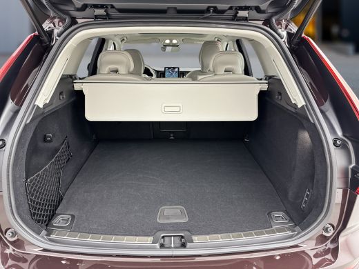 Volvo  XC60 T8 Recharge AWD Ultra Dark | Facelift | Full options | Heico selected level | Heico diffuser en s... ActivLease financial lease