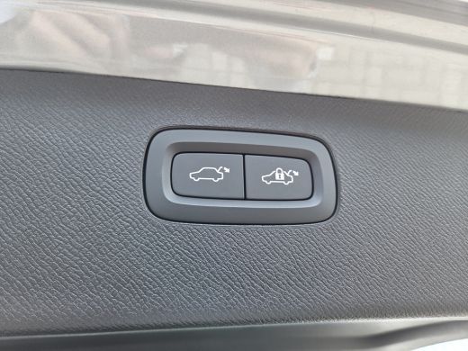 Volvo  XC90 T8 Ultra Dark Nieuw Model! | Pano | HUD | BLIS | ActivLease financial lease