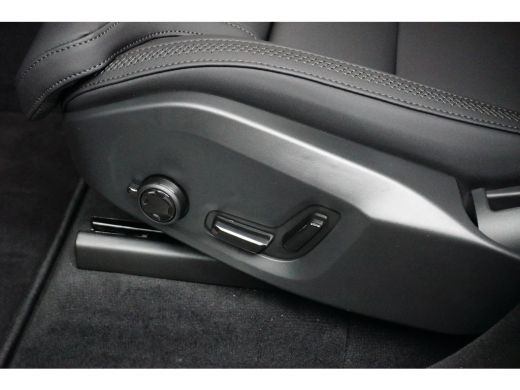 Volvo  XC90 T8 Ultra Dark Facelift! | NieuweAuto! | Pano | HUD | BLIS | ActivLease financial lease