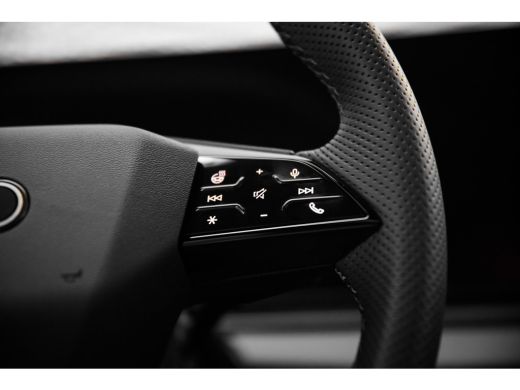 Audi Q6 e-tron S edition 100 kWh 387pk | Panoramadak | Tech Pro | Trekhaak | Luchtvering | 21" ActivLease financial lease