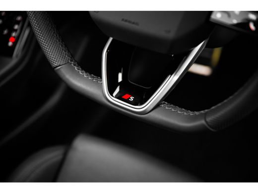 Audi Q6 e-tron S edition 100 kWh 387pk | Panoramadak | Tech Pro | Trekhaak | Luchtvering | 21" ActivLease financial lease