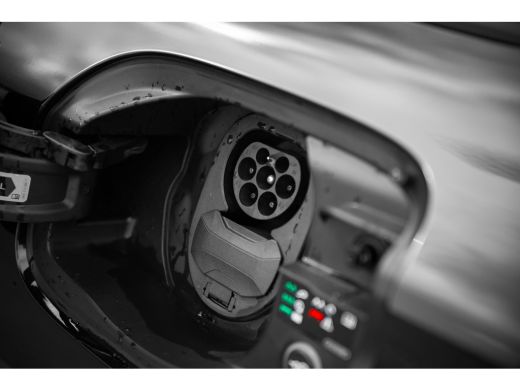 Audi Q6 e-tron S edition 100 kWh 387pk | Panoramadak | Tech Pro | Trekhaak | Luchtvering | 21" ActivLease financial lease