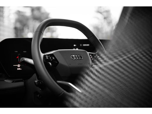 Audi Q6 e-tron S edition 100 kWh 387pk | Panoramadak | Tech Pro | Trekhaak | Luchtvering | 21" ActivLease financial lease