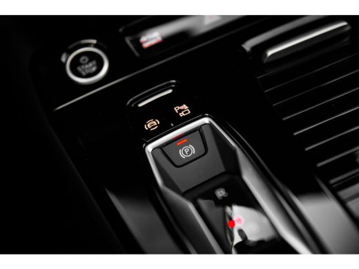 Audi Q6 e-tron S edition 100 kWh 387pk | Panoramadak | Tech Pro | Trekhaak | Luchtvering | 21" ActivLease financial lease