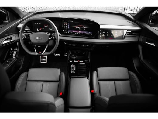 Audi Q6 e-tron S edition 100 kWh 387pk | Panoramadak | Tech Pro | Trekhaak | Luchtvering | 21" ActivLease financial lease