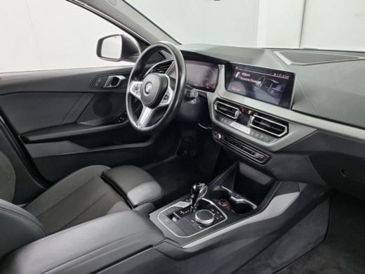 BMW 1 Serie 120i Aut. Business Ed. | Navi | BMW-Individual | Led | ActivLease financial lease