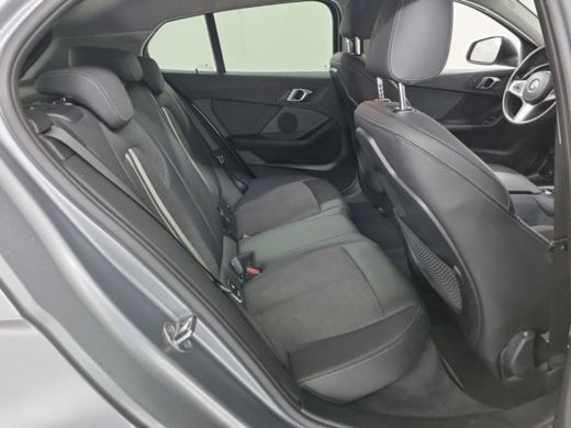 BMW 1 Serie 120i Aut. Business Ed. | Navi | BMW-Individual | Led | ActivLease financial lease