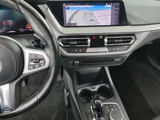 BMW 1 Serie 120i Aut. Business Ed. | Navi | BMW-Individual | Led | ActivLease financial lease