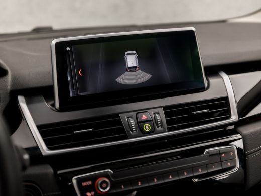 BMW 2 Serie Gran Tourer 220i Executive Sportline 192Pk Automaat (PANORAMADAK, GROOT NAVI, HEAD-UP DISPLAY, LE... ActivLease financial lease