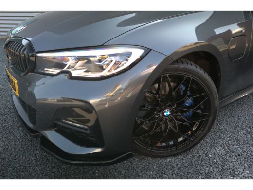 BMW 3 Serie 330e M Sport Pano / Laser / 360 camera / Elec stoelen / Trekhaak / Dode hoek / ActivLease financial lease