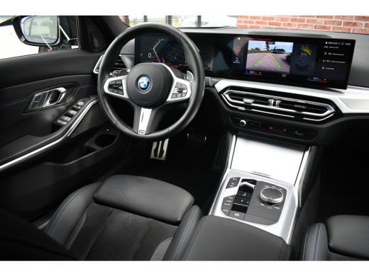 BMW 3 Serie 330e xDrive M-Sport Pro Dravit H/K 19inch HUD Camera ActivLease financial lease