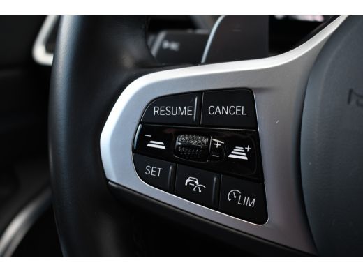 BMW 3 Serie Touring 330e M-Sport Pano ACC El-zetel HUD 19inch Camera Adp-onderstel ActivLease financial lease