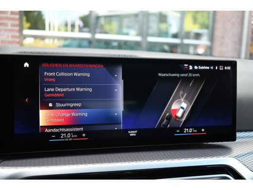BMW 3 Serie Touring 330e M-Sport Pano ACC El-zetel HUD 19inch Camera Adp-onderstel ActivLease financial lease