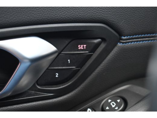 BMW 3 Serie Touring 330e M-Sport Pano ACC El-zetel HUD 19inch Camera Adp-onderstel ActivLease financial lease