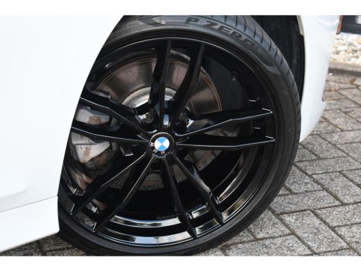 BMW 3 Serie Touring 330e M-Sport Pano ACC El-zetel HUD 19inch Camera Adp-onderstel ActivLease financial lease